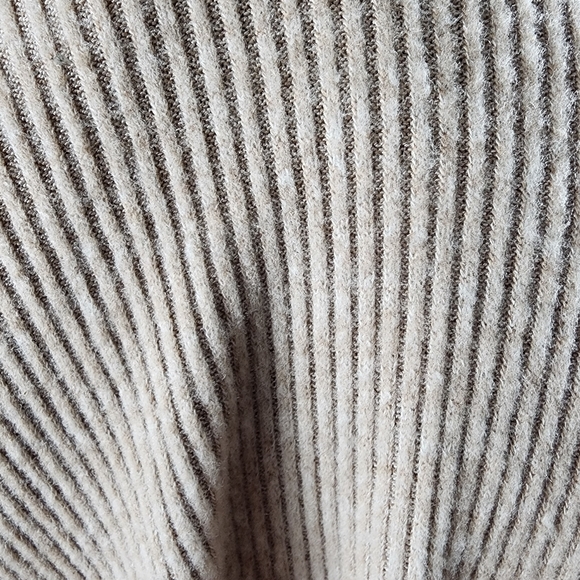 Open-Front Ribbed Wrap - Picture 6 of 6